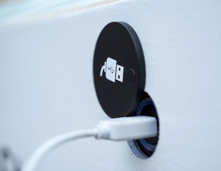 Steora Hybrid 4 prikljucak_usb